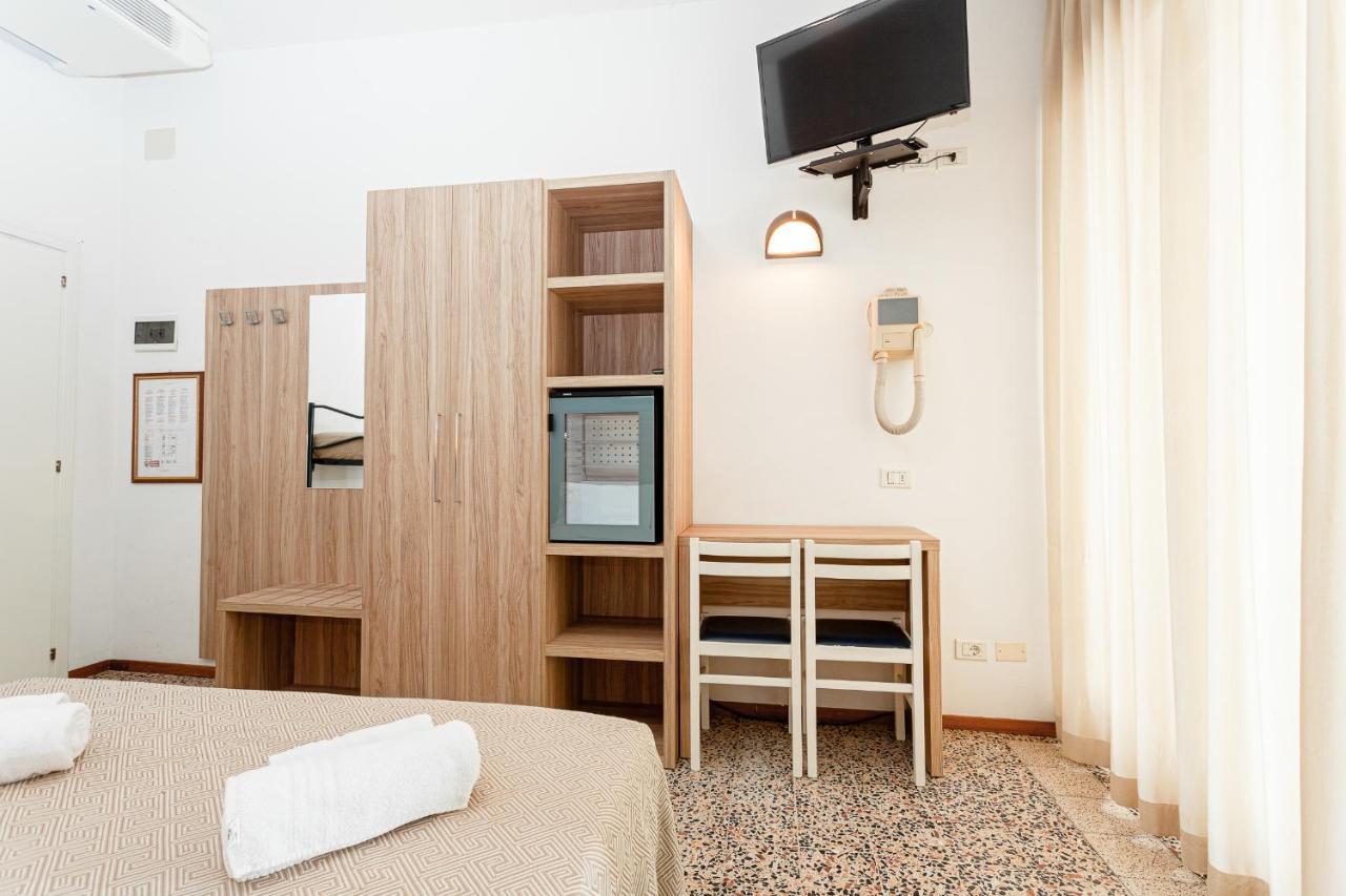 Hotel Admiral Cesenatico Exterior foto